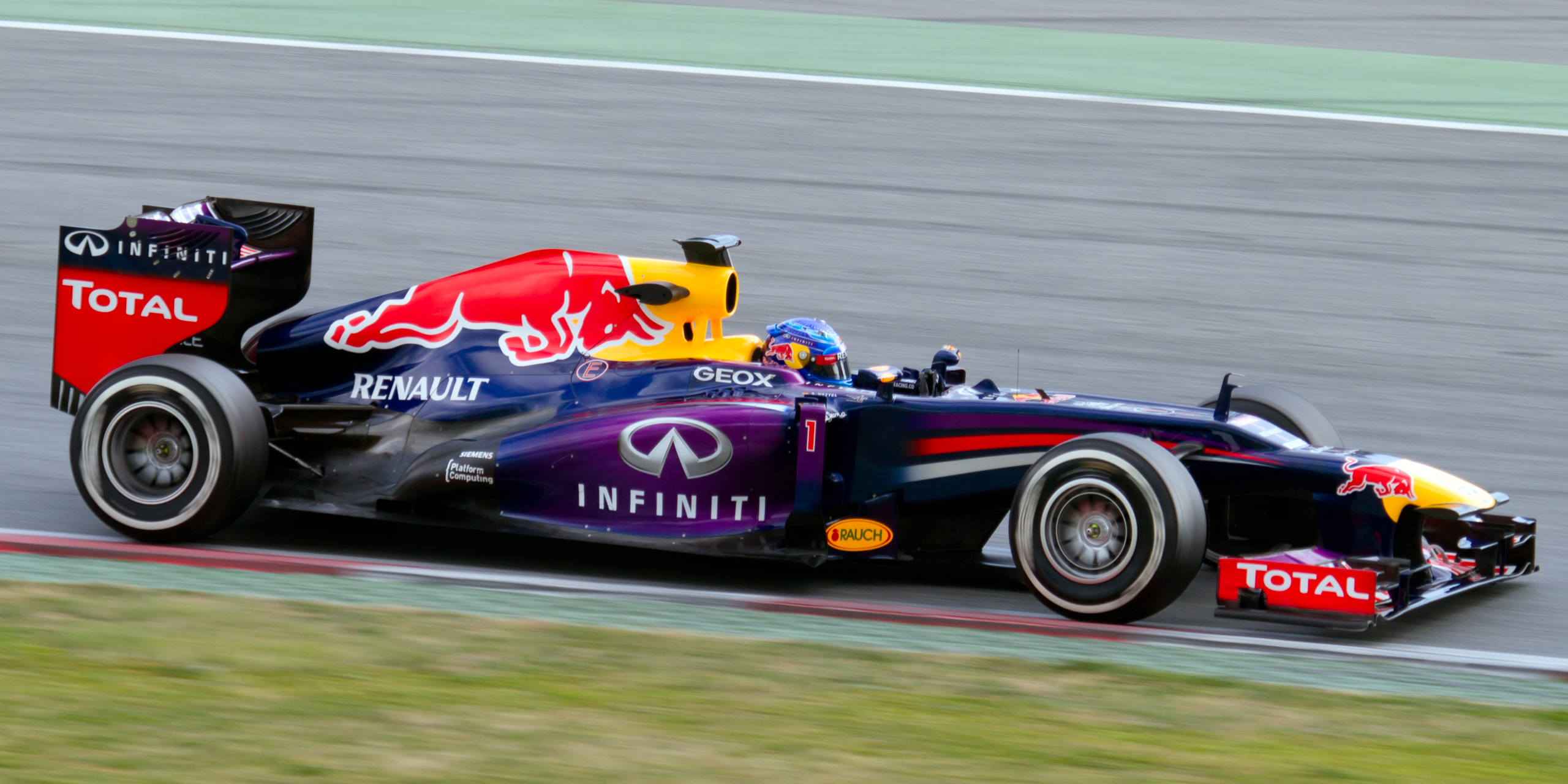 Sebastian_Vettel_2013_Catalonia_test_(19-22_Feb)_Day_1-1