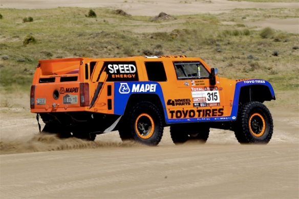 Large-Robby-Gordon-Dakar-2013-12-5-12